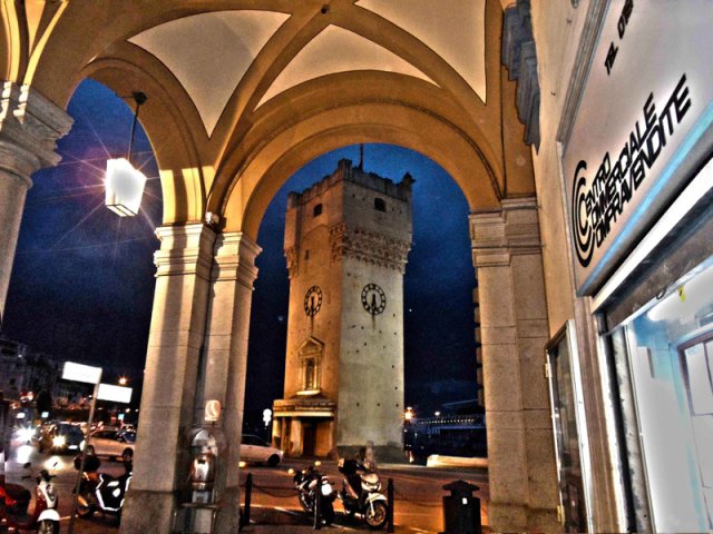 179_torretta in notturna_tema effetto notte